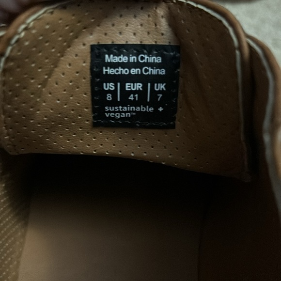 New without Tags. Call it Spring Men’s Vegan Short Boots. Size 8.